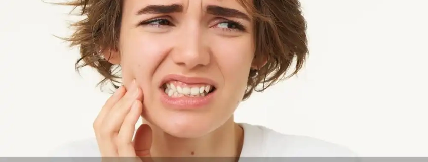 رهایی از درد عفونت دندان : علل، علائم و راهنمای کامل درمان